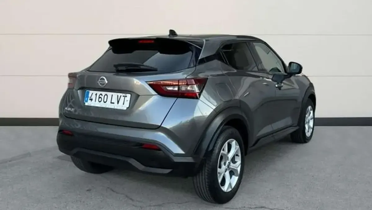 Usado Nissan Juke N-Connecta 114 CV (83 kW) 2021 Gris SUV