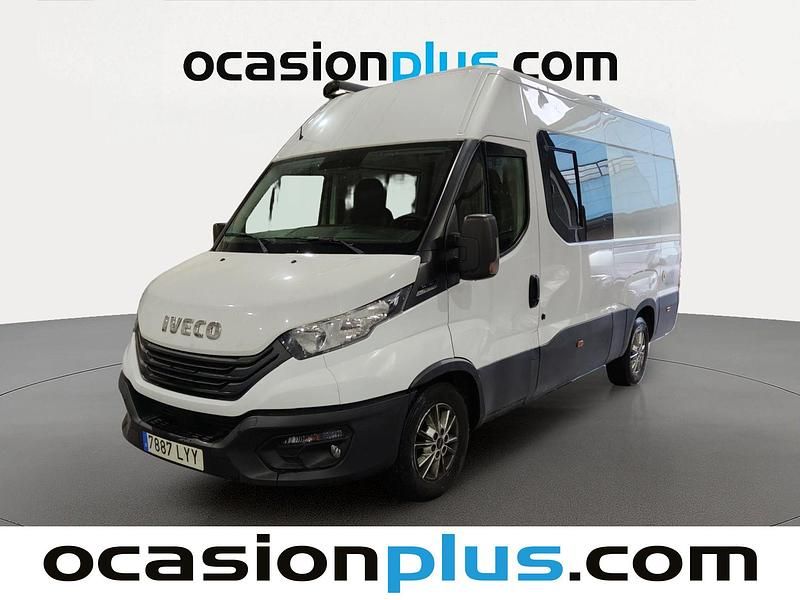 Blanco Usado 2022 Iveco Daily Monovolumen | 52.719 € - Imagen 1/4