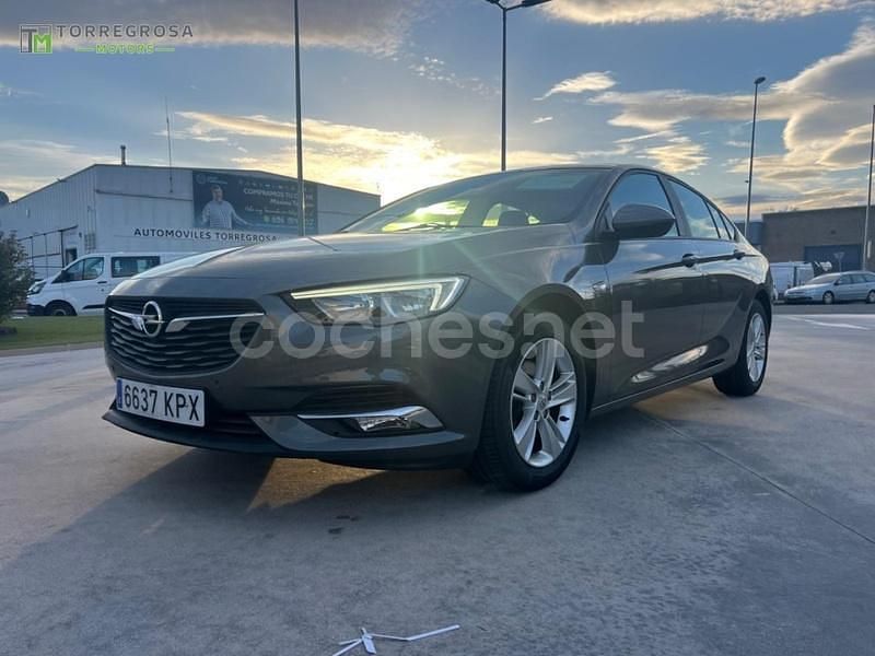 Usado Opel Insignia Business 136 CV (100 kW) 2018 Gris / plata Berlina