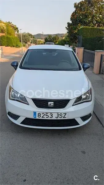Usado Seat Ibiza CONNECT 90 CV (66 kW) 2016 Blanco Berlina