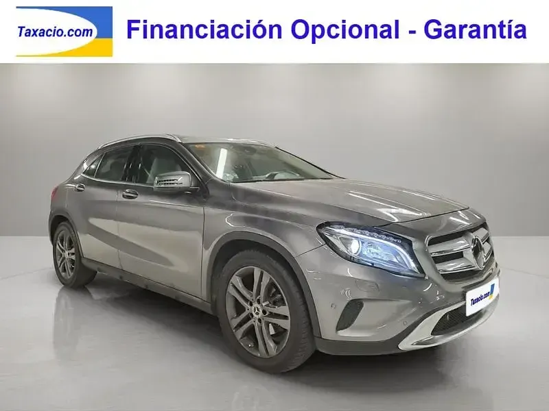 Usado Mercedes GLA200 Urban 136 CV (100 kW) 2014 Gris / plata SUV