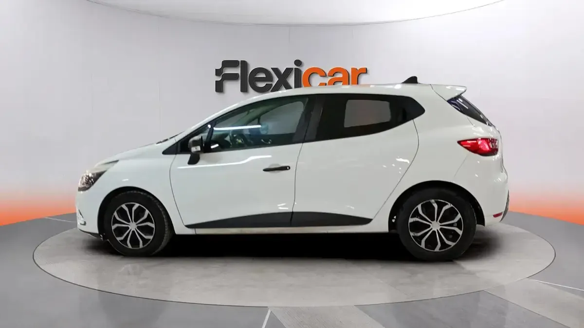 Usado Renault Clio IV 75 CV (55 kW) 2018 Blanco Berlina