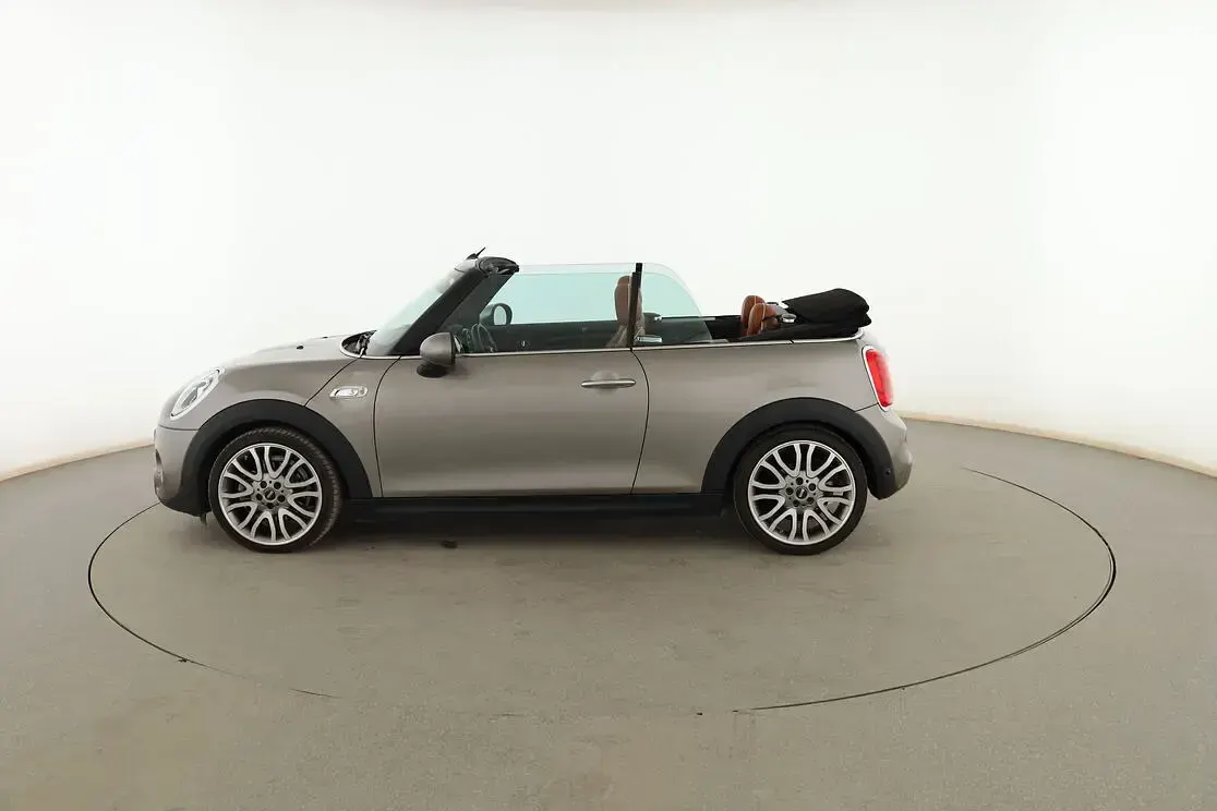 Usado Mini Cooper SD Cabriolet 170 CV (125 kW) 2017 Gris Descapotable