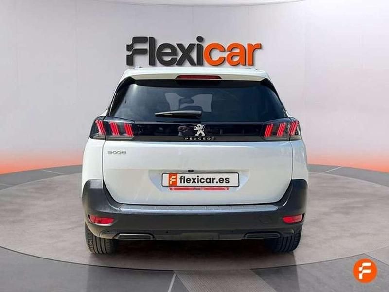 Usado Peugeot 5008 Allure 131 CV (96 kW) 2024 Blanco SUV