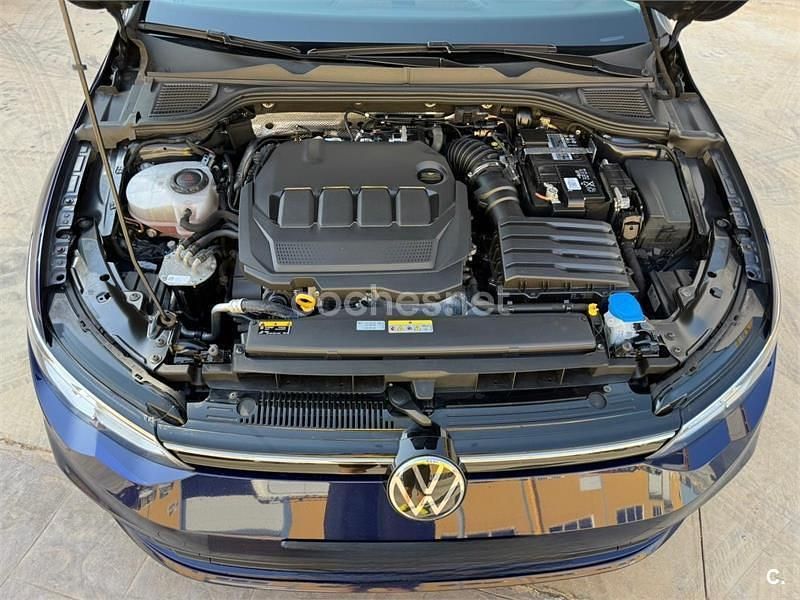 Usado VW Golf VIII Life 150 CV (110 kW) 2022 Azul Berlina