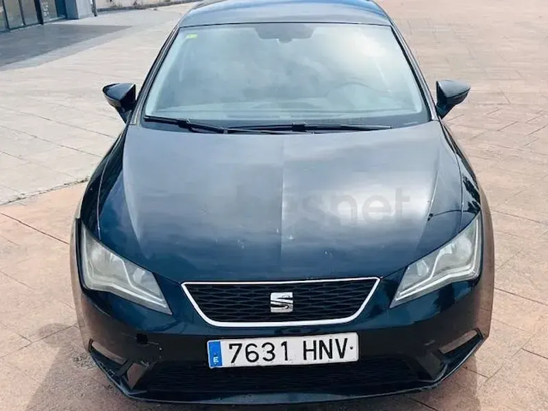 Usado Seat Leon Reference 105 CV (77 kW) 2013 Negro Berlina
