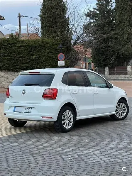 Usado VW Polo 75 CV (55 kW) 2017 Blanco Berlina