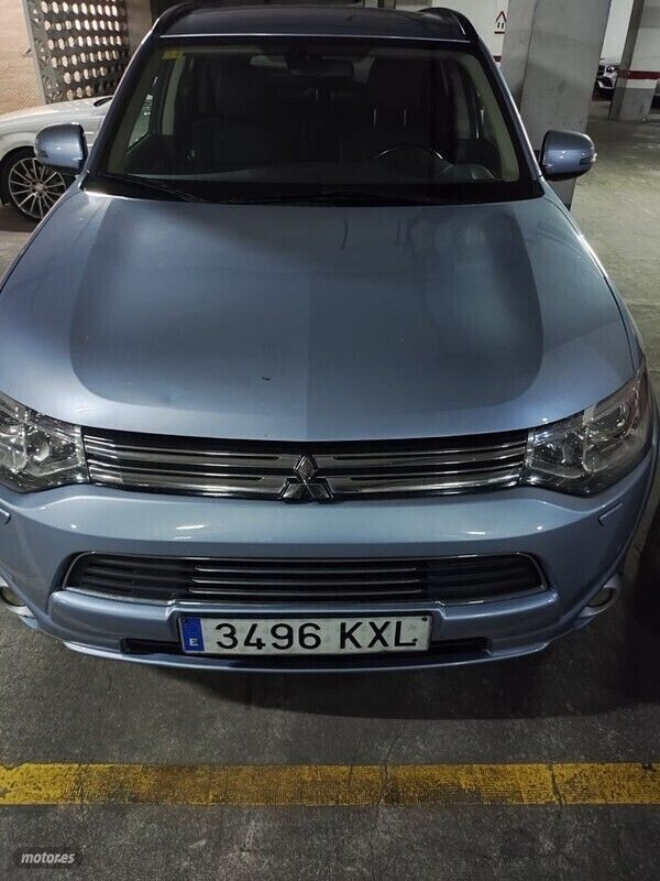 Azul Usado 2019 Mitsubishi Outlander P-HEV SUV | 9750 € - Imagen 1/4