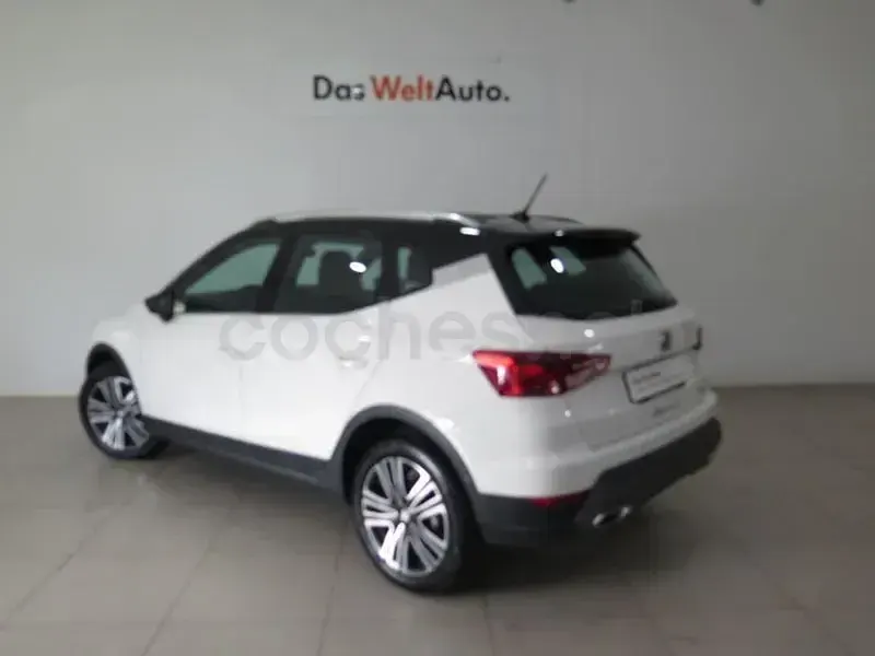 Usado Seat Arona FR 115 CV (84 kW) 2024 Blanco SUV