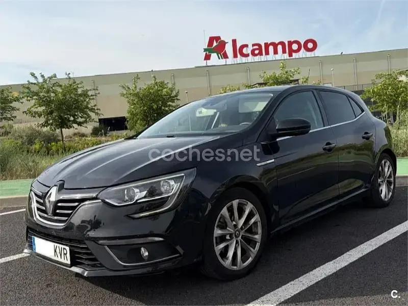 Usado Renault Mégane Zen 115 CV (84 kW) 2019 Negro Berlina