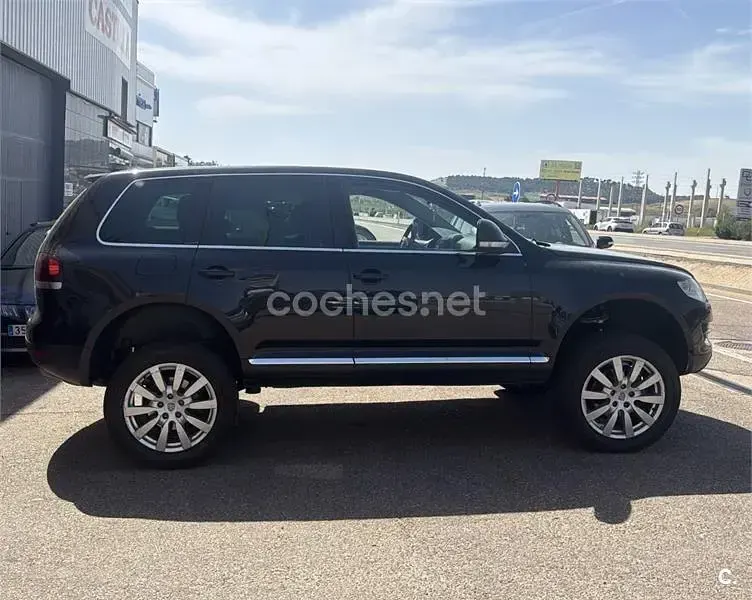 Usado VW Touareg 225 CV (165 kW) 2007 Negro SUV