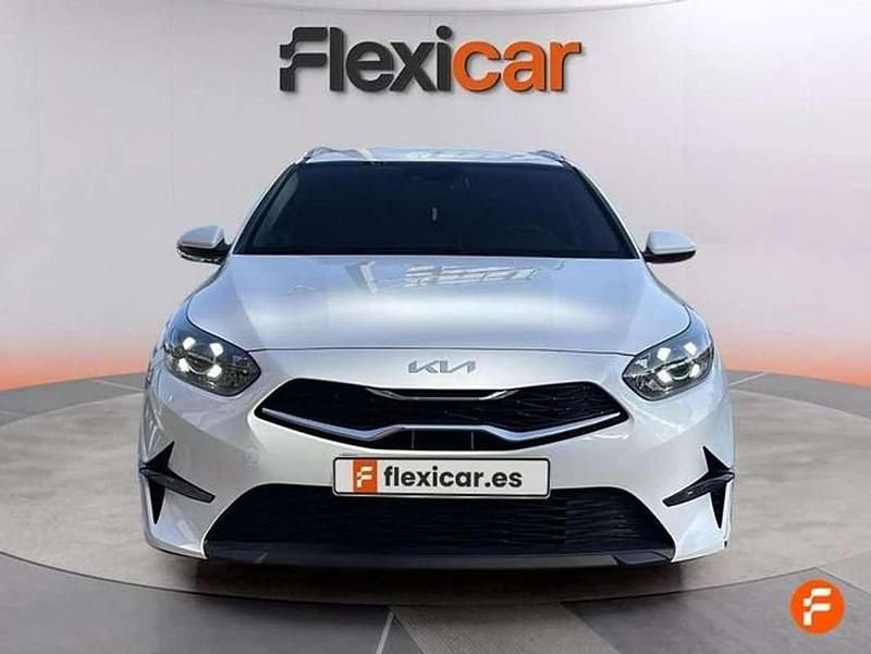 Usado Kia Ceed 120 CV (88 kW) 2022 Blanco Utilitario