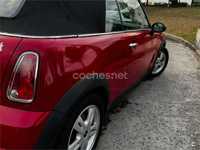 Usado Mini One Cabriolet 90 CV (66 kW) 2006 Rojo Descapotable