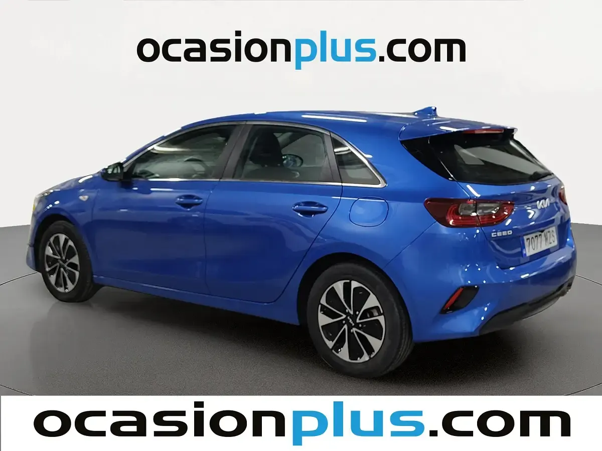 Usado Kia Ceed 101 CV (74 kW) 2025 Azul Utilitario