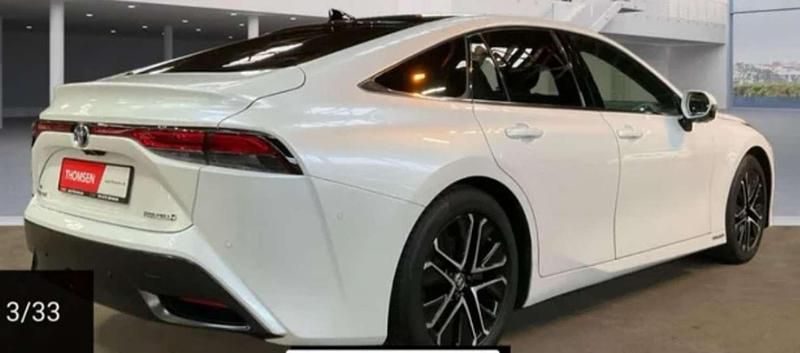 Usado Toyota Mirai Luxury 182 CV (133 kW) 2022 Blanco Berlina