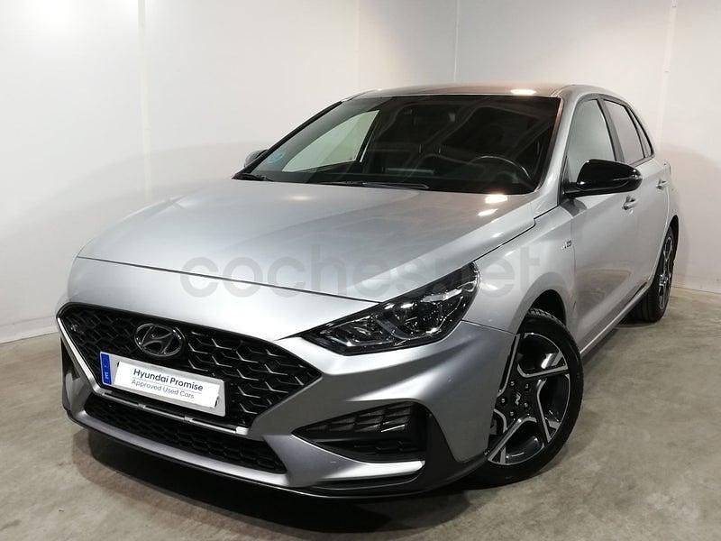 Usado Hyundai i30 N Line 120 CV (88 kW) 2023 Gris / plata Berlina