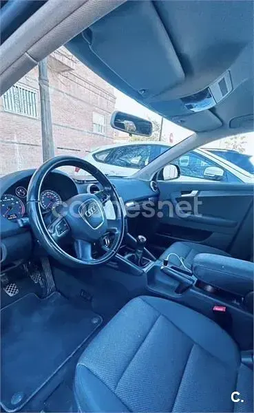 Usado Audi A3 Attraction 105 CV (77 kW) 2012 Negro Utilitario