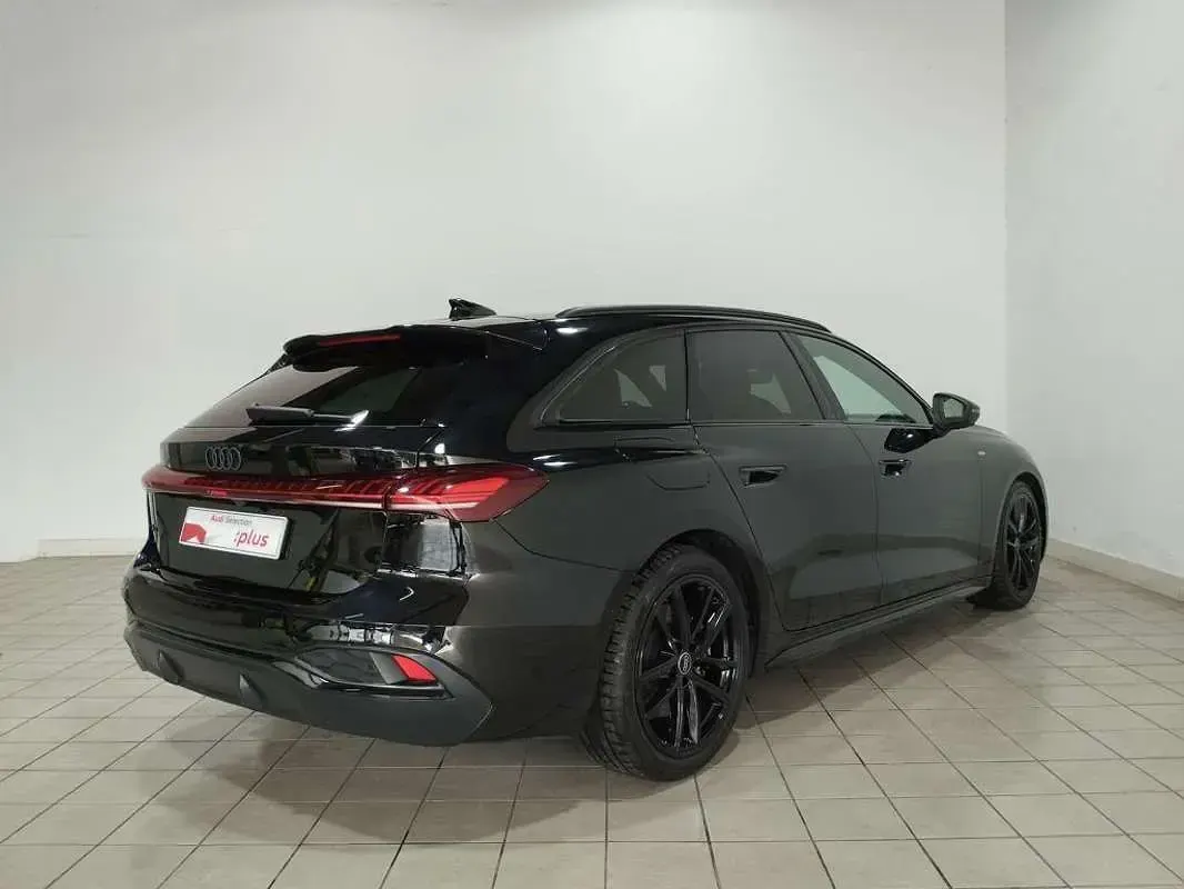 Usado Audi A5 204 CV (150 kW) 2025 Negro Familiar