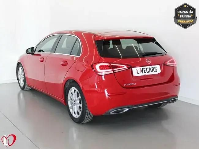 Begagnad Mercedes A200 151 HK (111 kW) 2020 Röd Sedan