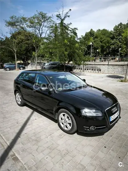 Usado Audi A3 Ambiente 105 CV (77 kW) 2012 Negro Utilitario