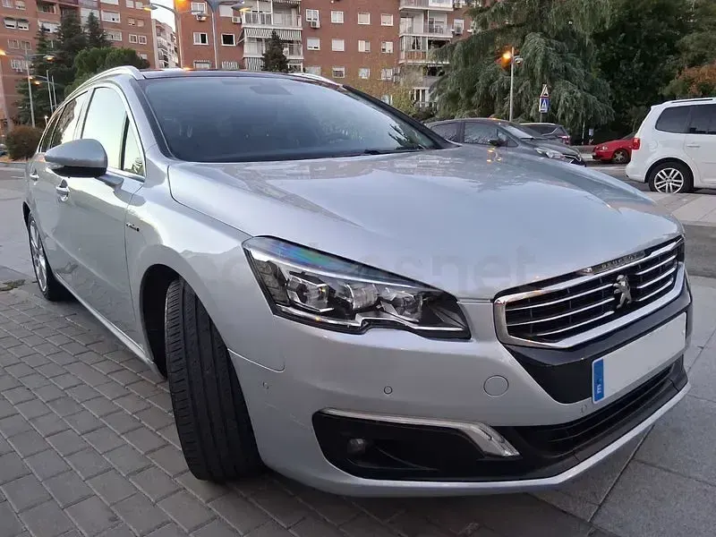 Usado Peugeot 508 SW GT-line 120 CV (88 kW) 2016 Gris / plata Familiar