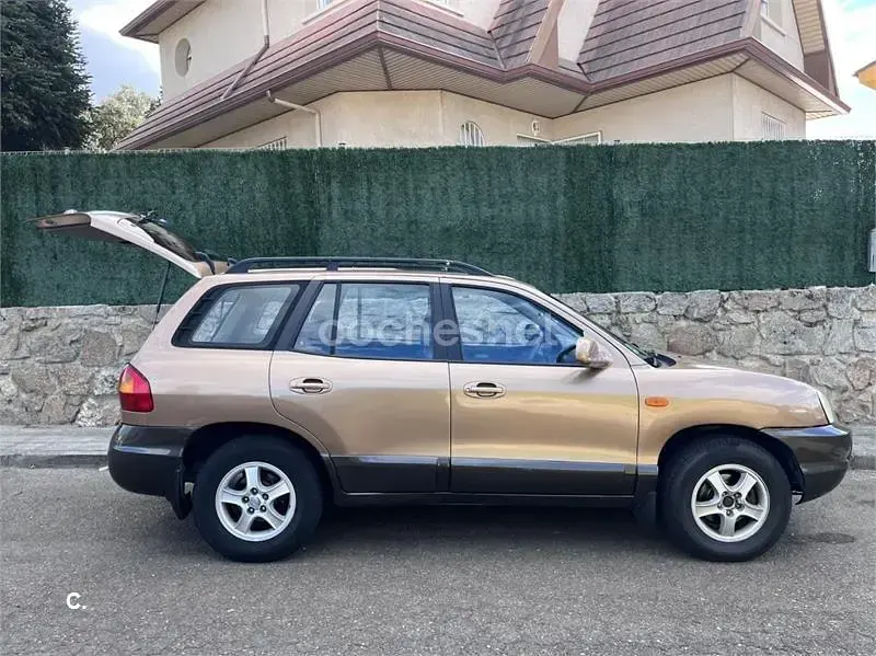Usado Hyundai Santa Fe GLS 172 CV (126 kW) 2001 Marrón SUV
