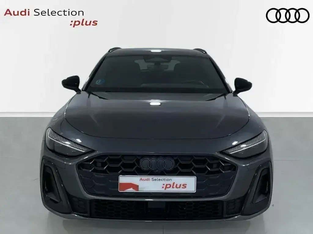 Usado Audi A5 204 CV (150 kW) 2025 Gris Familiar