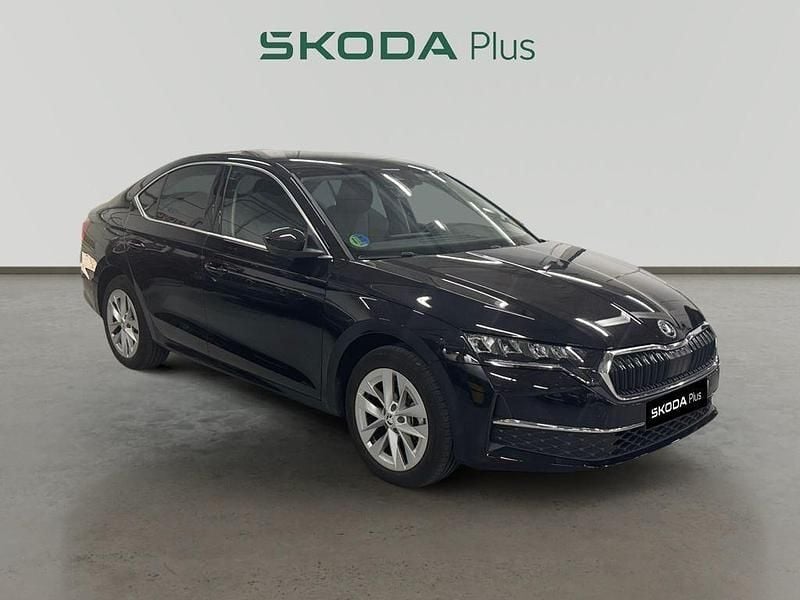 Usado Skoda Octavia 116 CV (85 kW) 2025 Negro Berlina