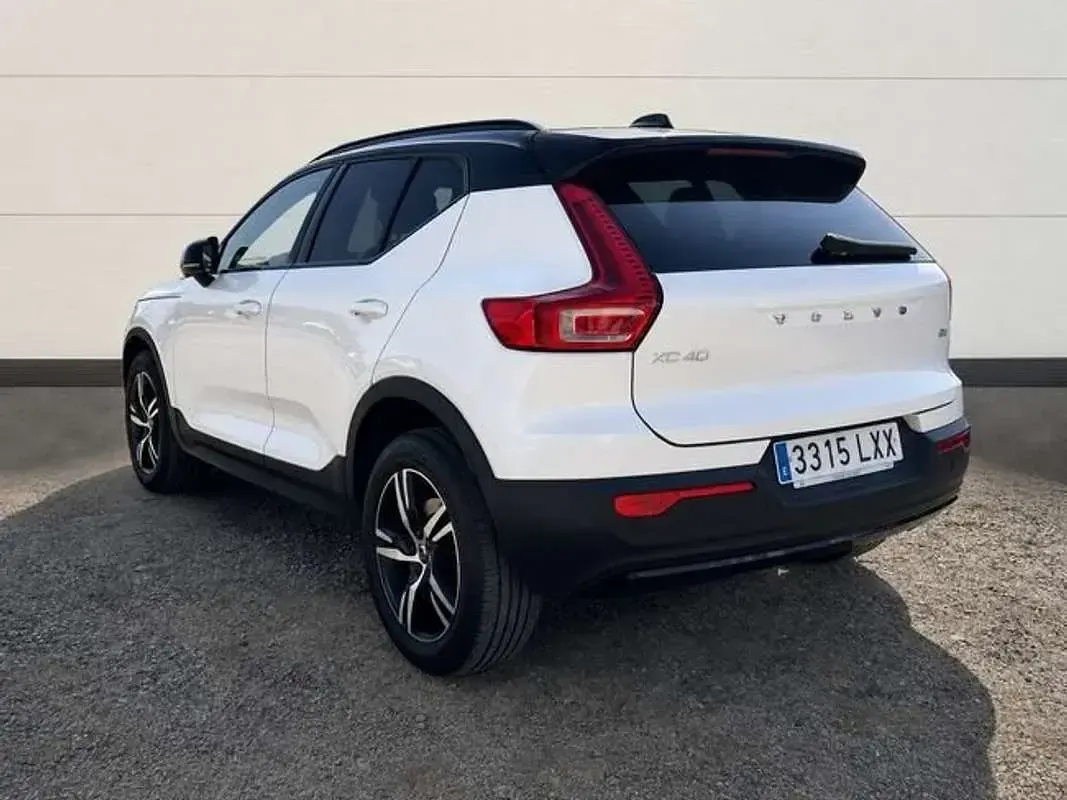 Usado Volvo XC40 R-Design 163 CV (119 kW) 2022 Blanco SUV