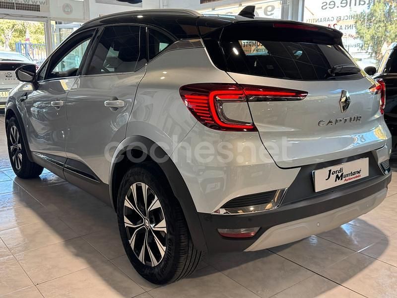 Usado Renault Captur Techno 101 CV (74 kW) 2024 Gris / plata SUV
