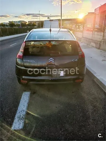 Usado Citroën C4 VTR Sport 110 CV (80 kW) 2006 Negro Berlina