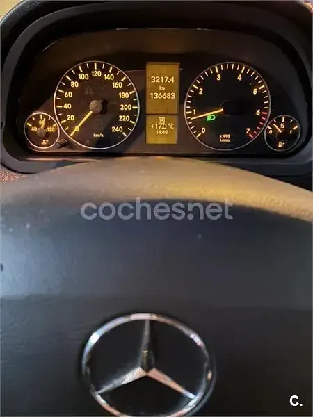 Usado Mercedes A160 95 CV (69 kW) 2011 Negro Monovolumen