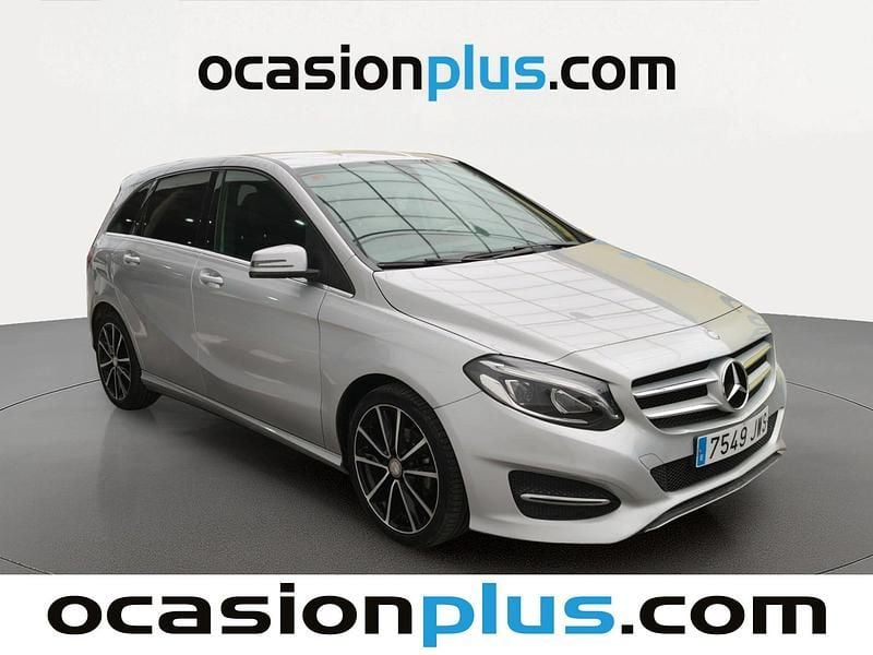 Usado Mercedes B180 109 CV (80 kW) 2017 Gris plata Monovolumen