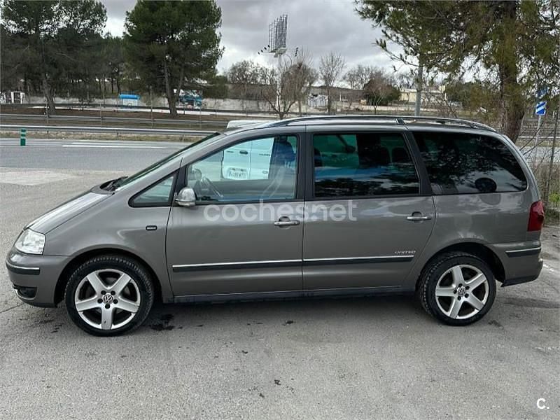 Usado VW Sharan Advance 140 CV (102 kW) 2010 Gris / plata Monovolumen
