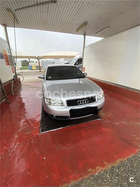 Usado Audi A4 150 CV (110 kW) 2002 Gris / plata Berlina