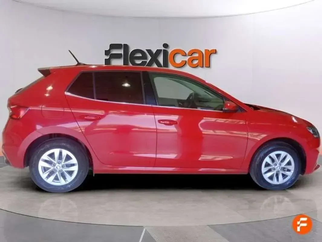 Usado Skoda Fabia Selection 95 CV (69 kW) 2024 Rojo Utilitario