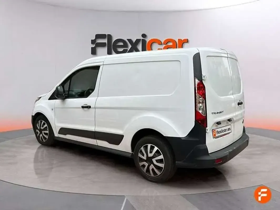 Usado Ford Transit Ambiente 75 CV (55 kW) 2017 Blanco Familiar
