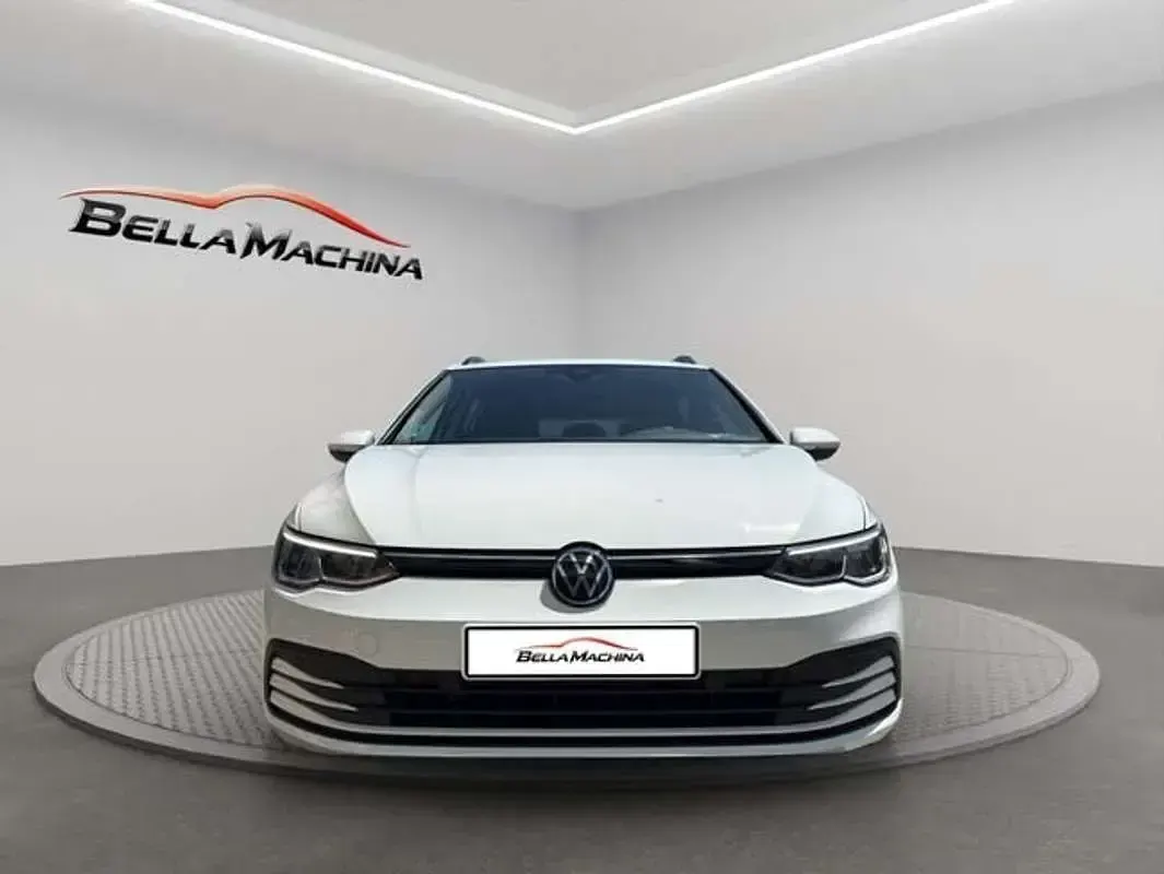 Usado VW Golf VIII Life 116 CV (85 kW) 2022 Blanco Familiar