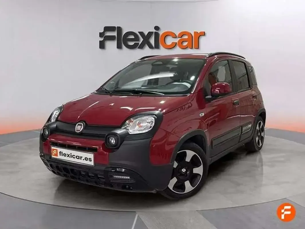 Usado Fiat Panda 71 CV (52 kW) 2024 Rojo Utilitario
