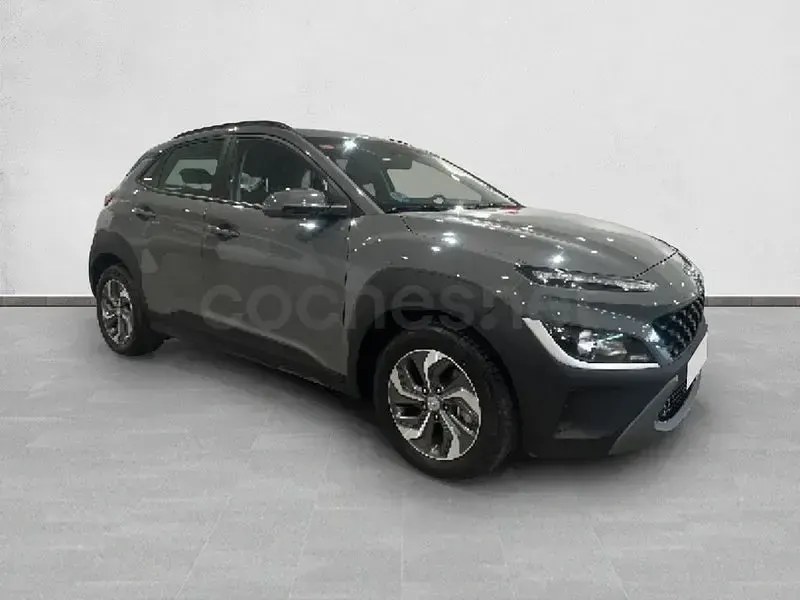 Usado Hyundai Kona 141 CV (103 kW) 2021 Gris / plata SUV