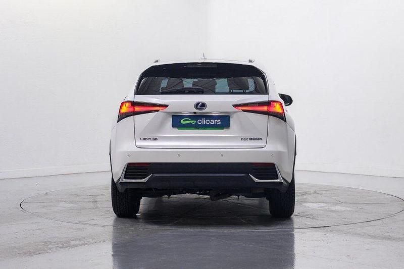 Usado Lexus NX300h Sport Line 197 CV (144 kW) 2018 Blanco SUV