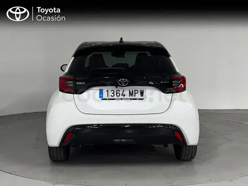 Occasion Toyota Yaris Hybrid Edition 131 PK (96 kW) 2024 Wit Sedan