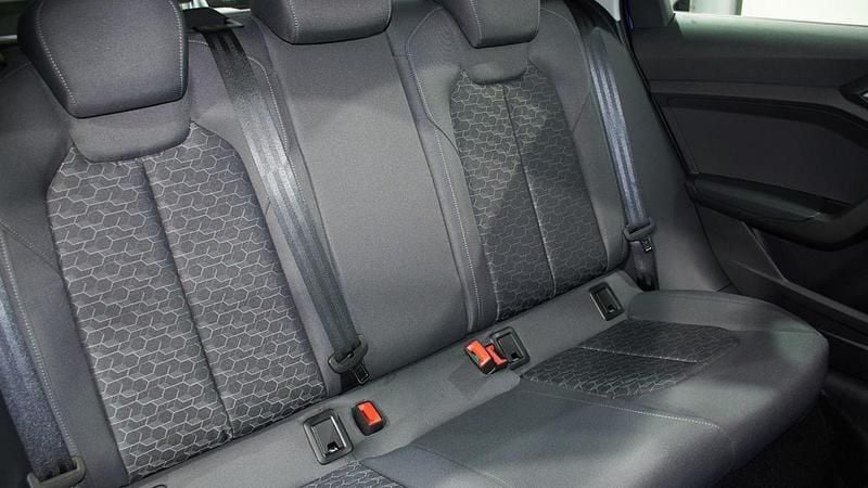 Usado Audi A1 Sportback 95 CV (69 kW) 2023 Azul navarra (metalizado)/techo negro mito Utilitario