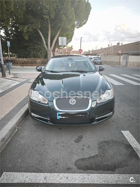 Verde Usado 2011 Jaguar XF Premium Luxury Berlina | 10.500 € (Buen precio) - Imagen 1/4