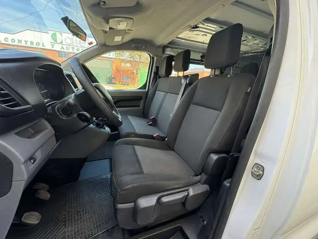 Usado Opel Vivaro-e Combi 145 CV (106 kW) 2021 Blanco Monovolumen