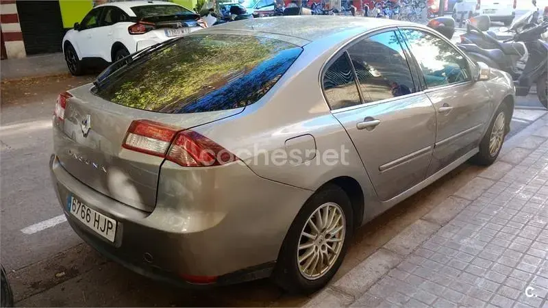 Usado Renault Laguna III Dynamique 110 CV (80 kW) 2012 Beige Berlina