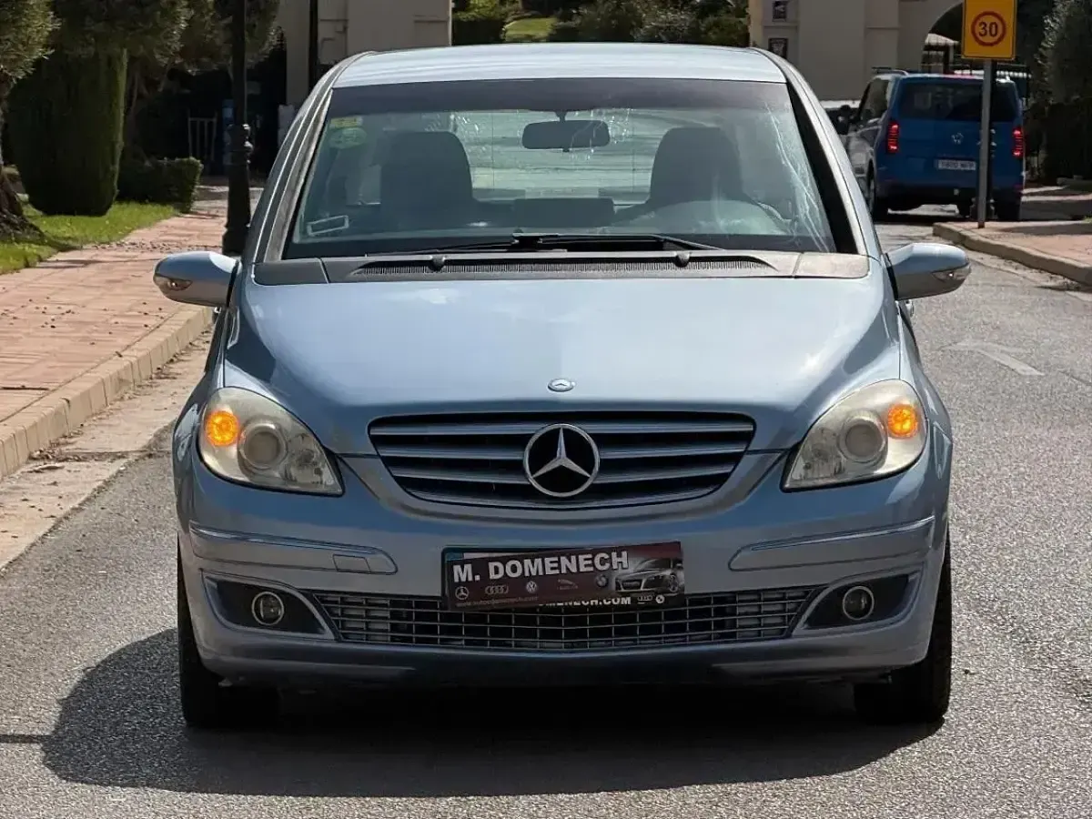 Usado Mercedes B200 Chrome 136 CV (100 kW) 2005 Gris Monovolumen