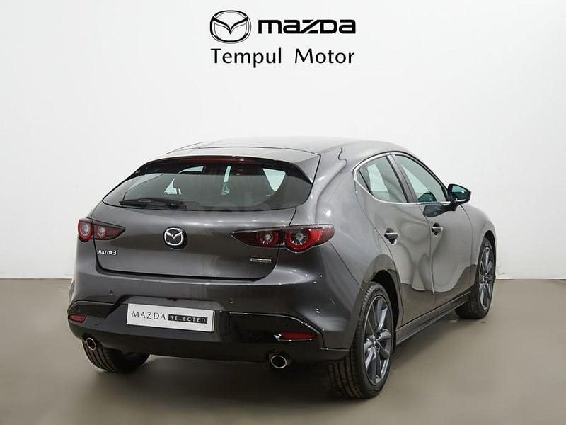 Usado Mazda 3 Center-Line 140 CV (102 kW) 2025 Gris / plata Berlina