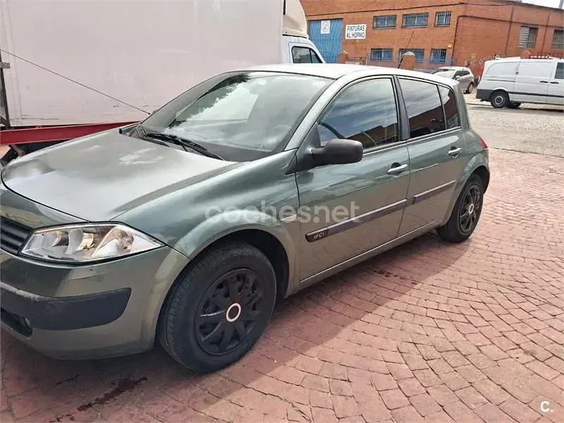 Usado Renault Mégane Dynamique 105 CV (77 kW) 2005 Verde Berlina