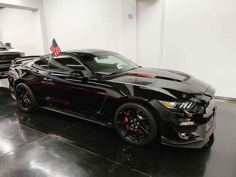 Usado Ford Mustang 533 CV (392 kW) 2019 Negro Coupe